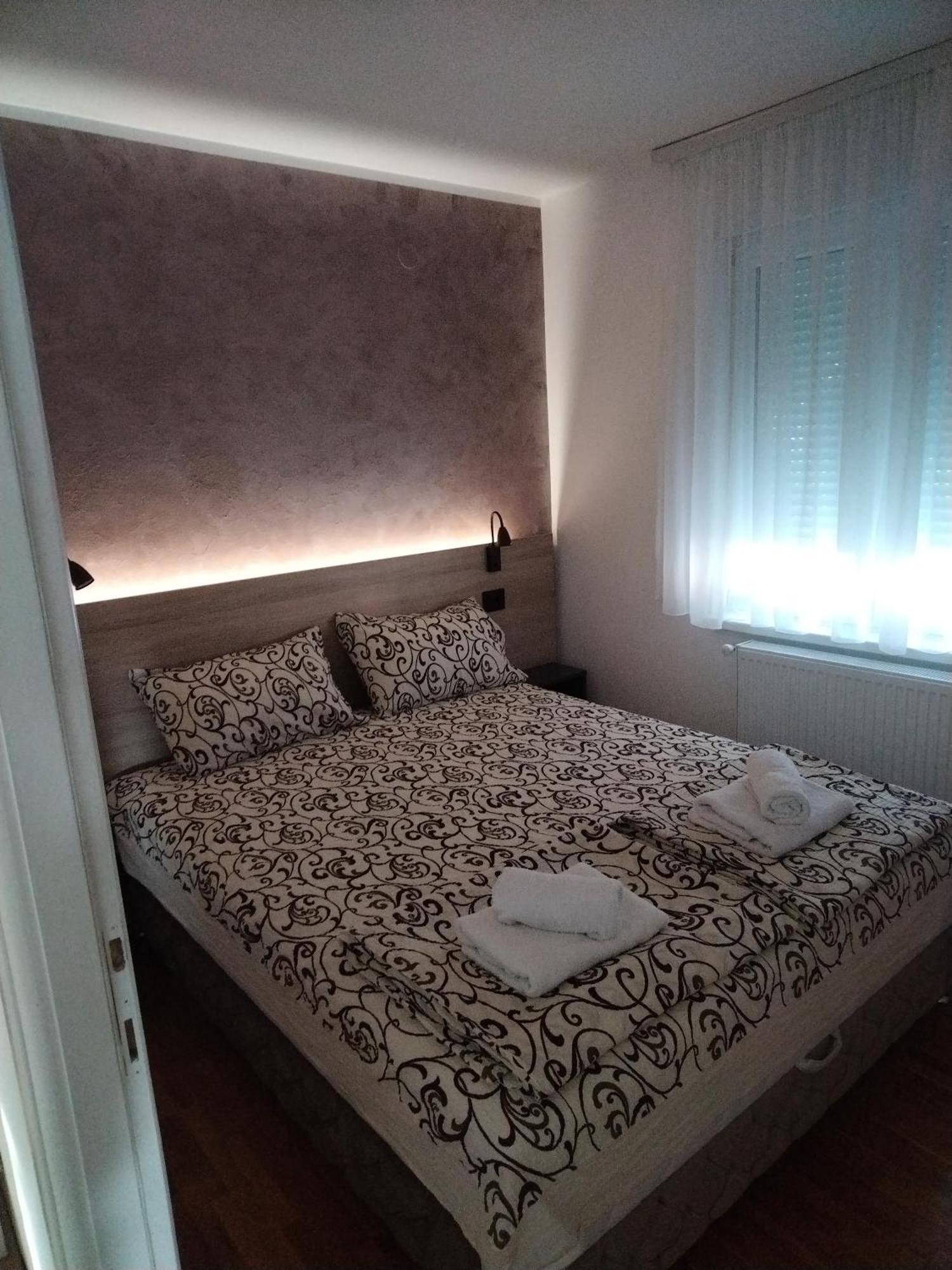 Apartmani Pause Ni Camera foto